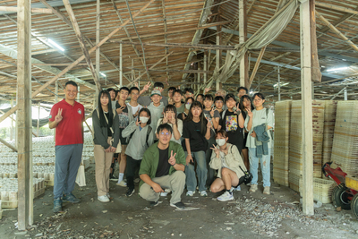 逐香香莢蘭園、香菇園參訪